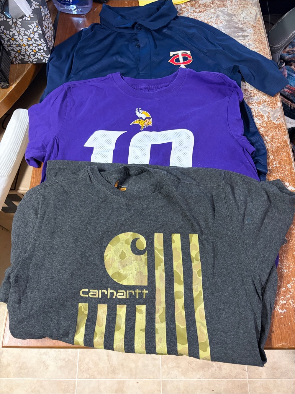 Men’s med shirts